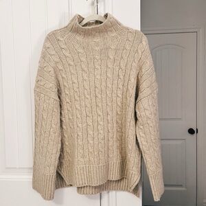 A&F Cozy Cable Knit Sweater in Beige Size M